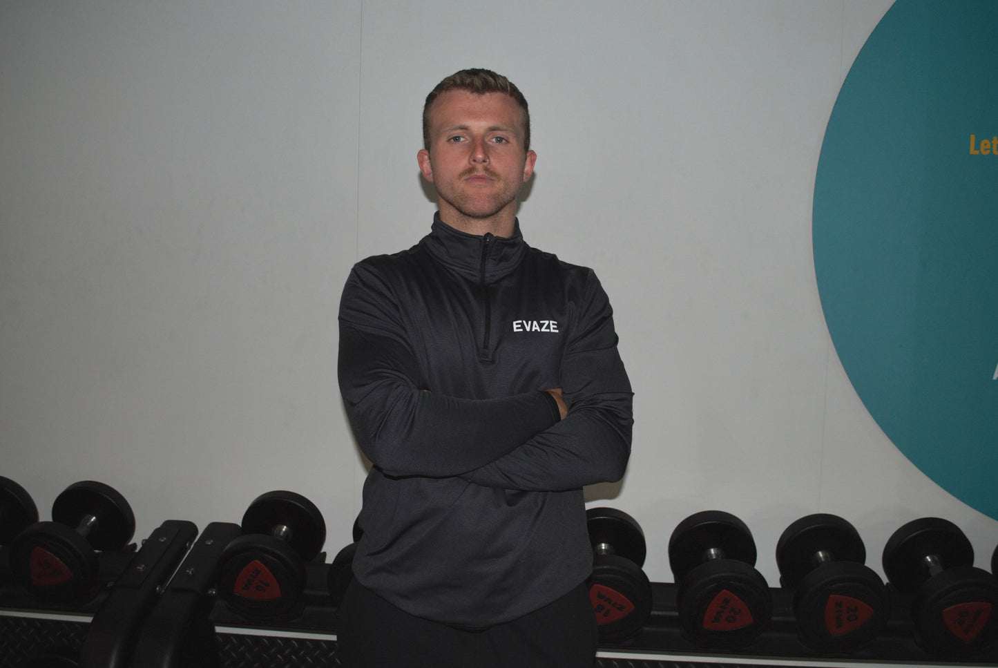 Mens Evaze Performance 1/4 Zip in Charcoal.